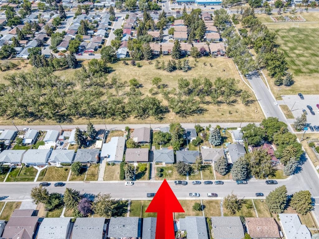 7019 20 Street Se, Calgary, AB - Outdoor With View