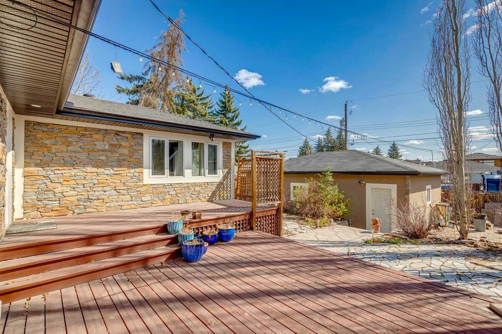 3140 46 Street Sw, Calgary, AB - Outdoor