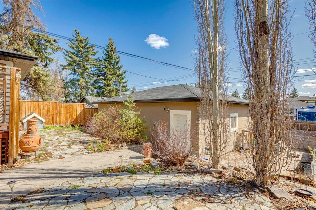 3140 46 Street Sw, Calgary, AB - Outdoor