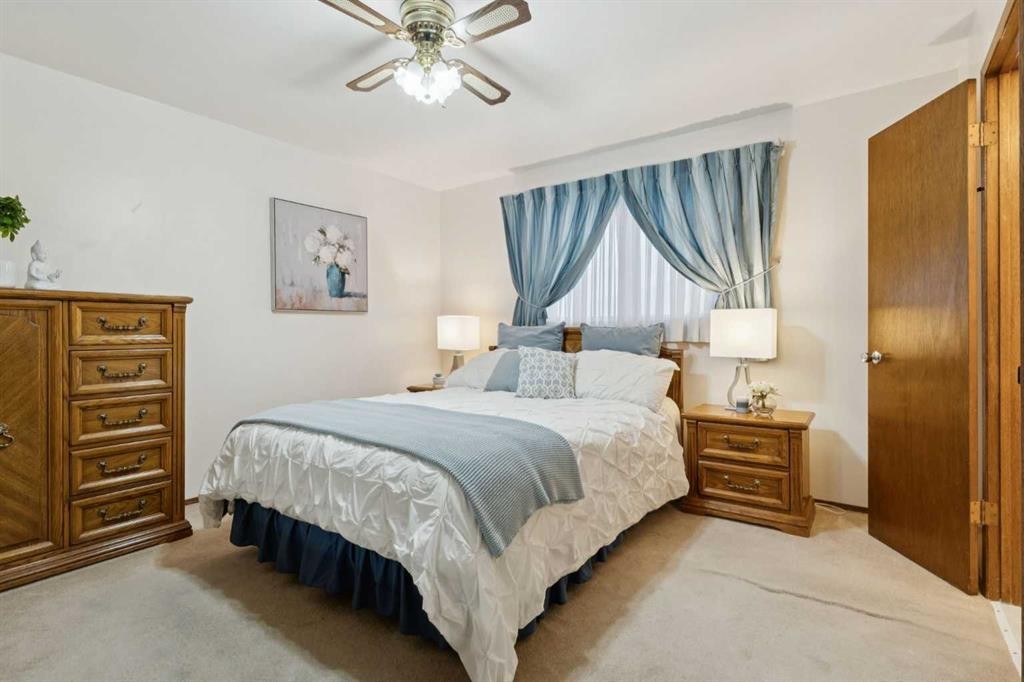 3221 Cedarille Drive Sw, Calgary, AB - Indoor Photo Showing Bedroom