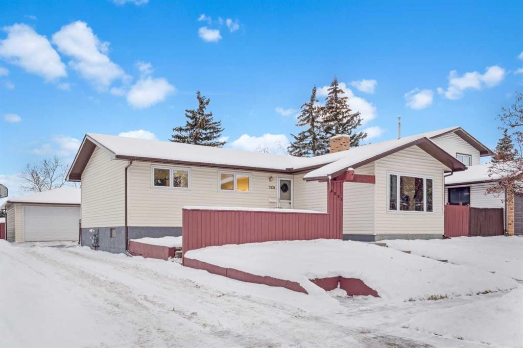 3221 Cedarille Drive Sw, Calgary, AB - Outdoor