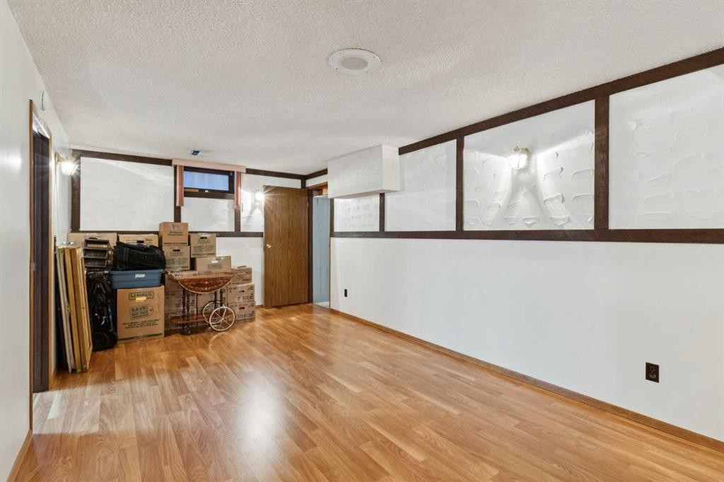 3221 Cedarille Drive Sw, Calgary, AB - Indoor Photo Showing Other Room