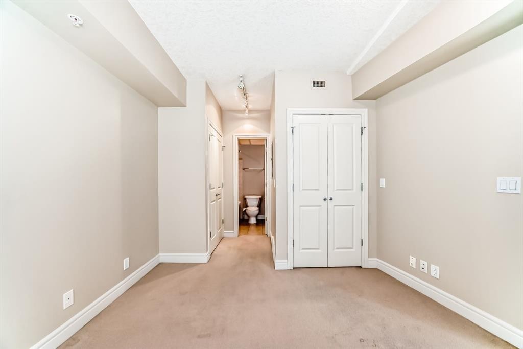 701-920 5 Avenue Sw, Calgary, AB - Indoor Photo Showing Other Room