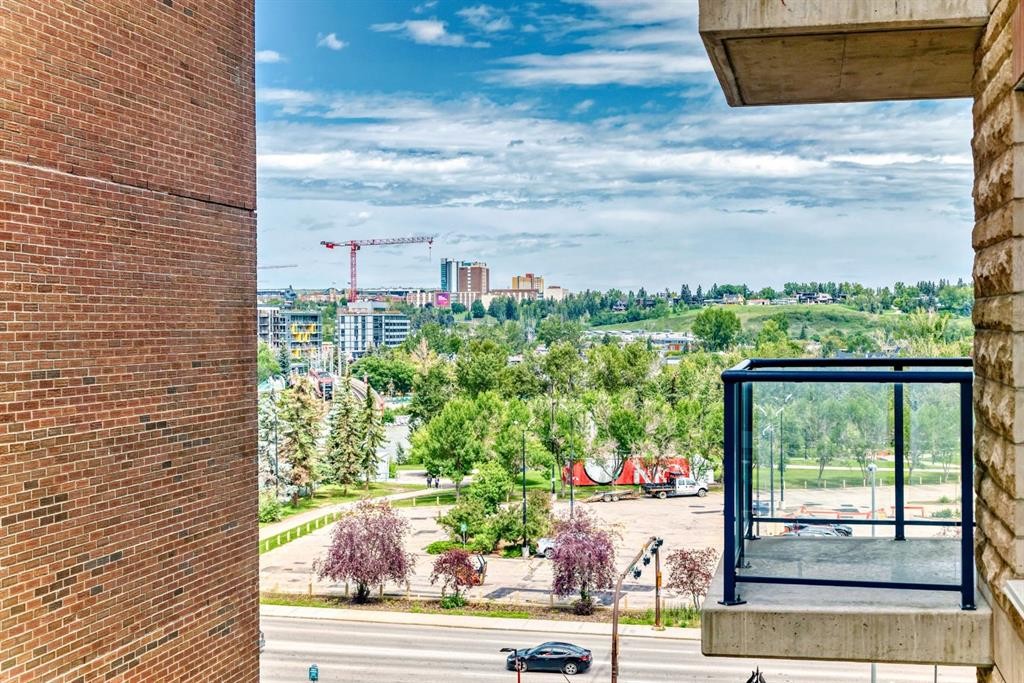 701-920 5 Avenue Sw, Calgary, AB - Outdoor