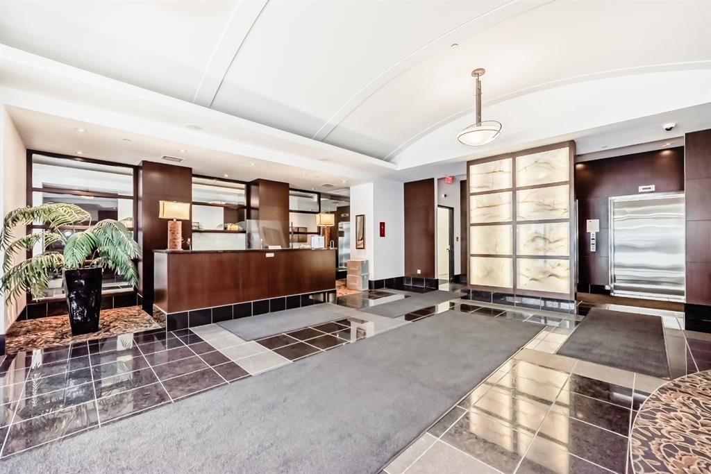 701-920 5 Avenue Sw, Calgary, AB - Indoor Photo Showing Other Room