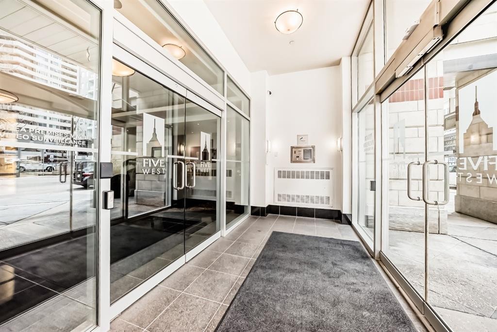 701-920 5 Avenue Sw, Calgary, AB - Indoor Photo Showing Other Room