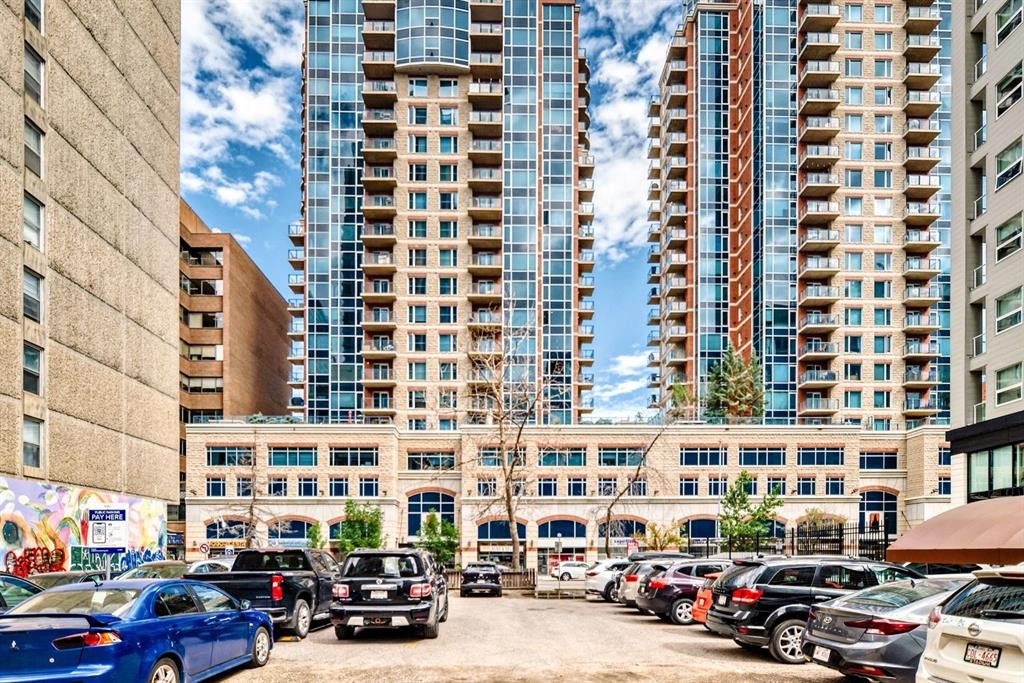 701-920 5 Avenue Sw, Calgary, AB - Outdoor With Facade