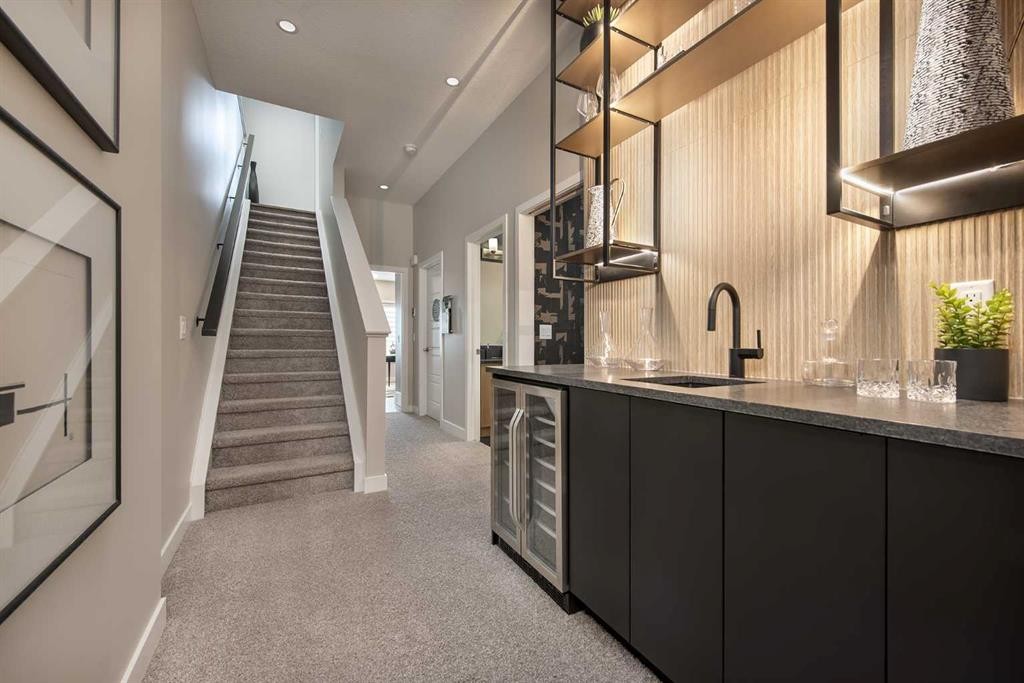 178 Mitchell Road Nw, Calgary, AB - Indoor