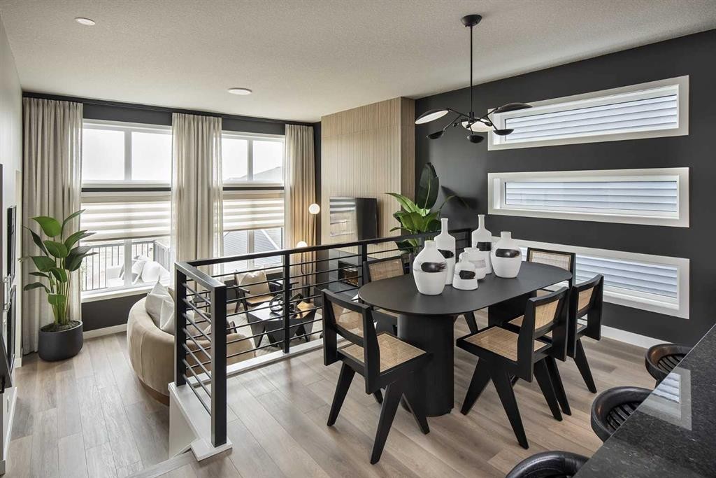 178 Mitchell Road Nw, Calgary, AB - Indoor Photo Showing Dining Room