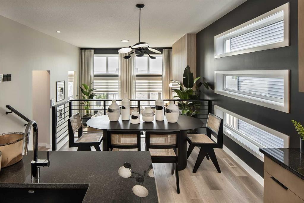 178 Mitchell Road Nw, Calgary, AB - Indoor Photo Showing Dining Room