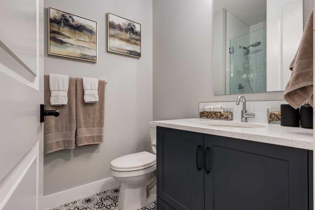 18 South Shore Bay, Chestermere, AB