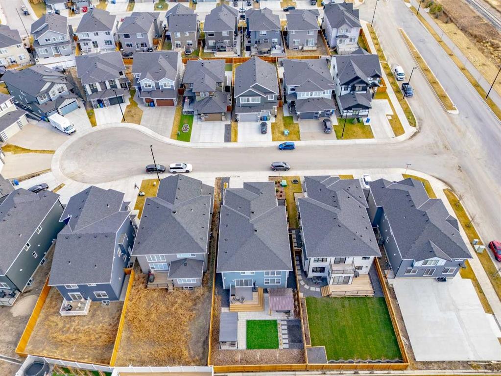 18 South Shore Bay, Chestermere, AB
