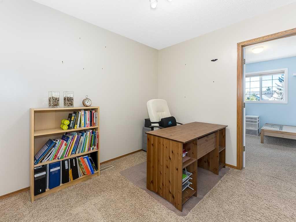 119 Mt Douglas Manor Se, Calgary, AB - Indoor