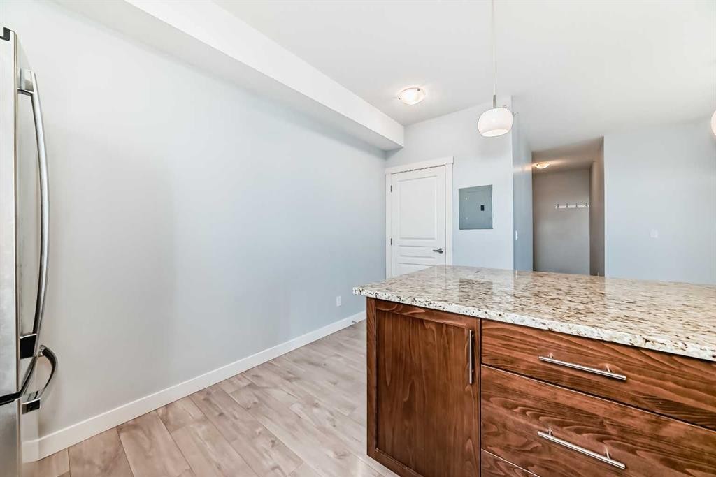 417-2300 Evanston Square Nw, Calgary, AB - Indoor Photo Showing Other Room