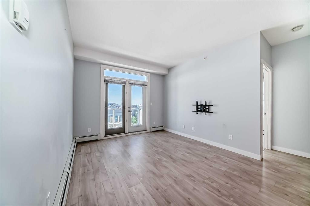 417-2300 Evanston Square Nw, Calgary, AB - Indoor Photo Showing Other Room