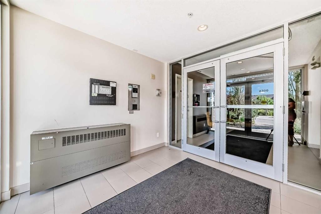 417-2300 Evanston Square Nw, Calgary, AB - Photo Showing Other Room