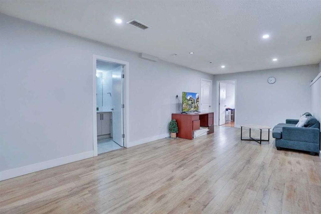 62 Taracove Estate Drive Ne, Calgary, AB - Indoor