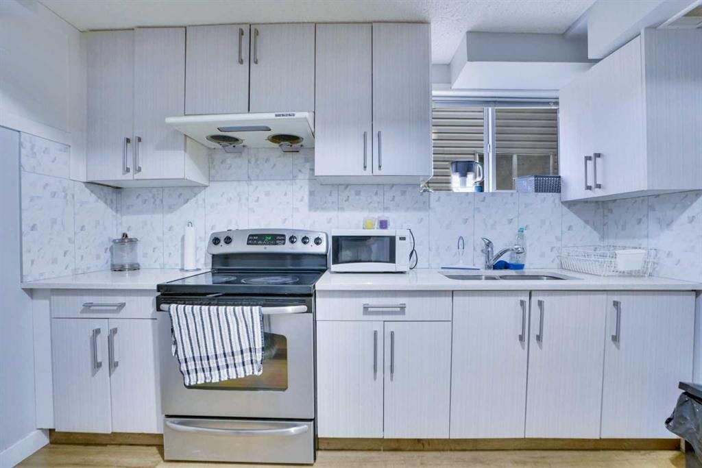 62 Taracove Estate Drive Ne, Calgary, AB - Indoor Photo Showing Kitchen