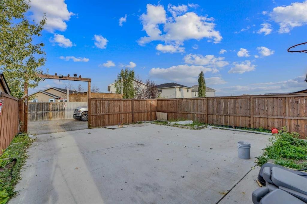 62 Taracove Estate Drive Ne, Calgary, AB - Outdoor