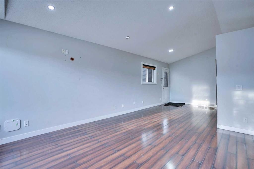 62 Taracove Estate Drive Ne, Calgary, AB - Indoor Photo Showing Other Room