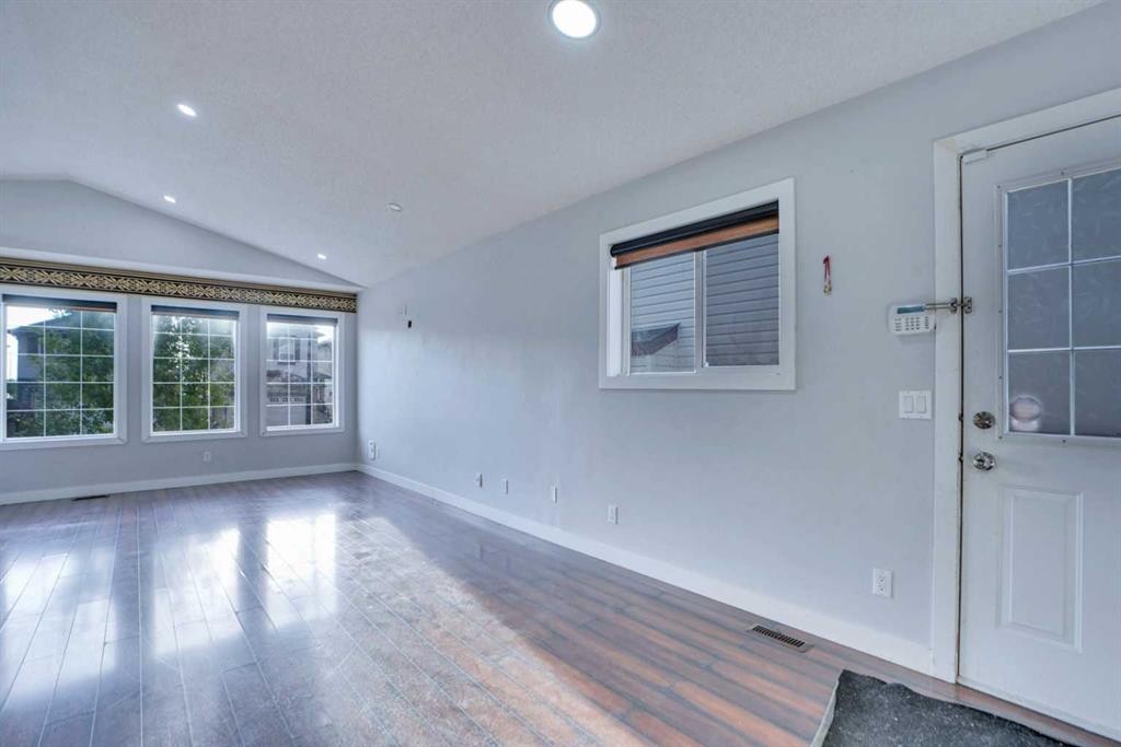 62 Taracove Estate Drive Ne, Calgary, AB - Indoor Photo Showing Other Room