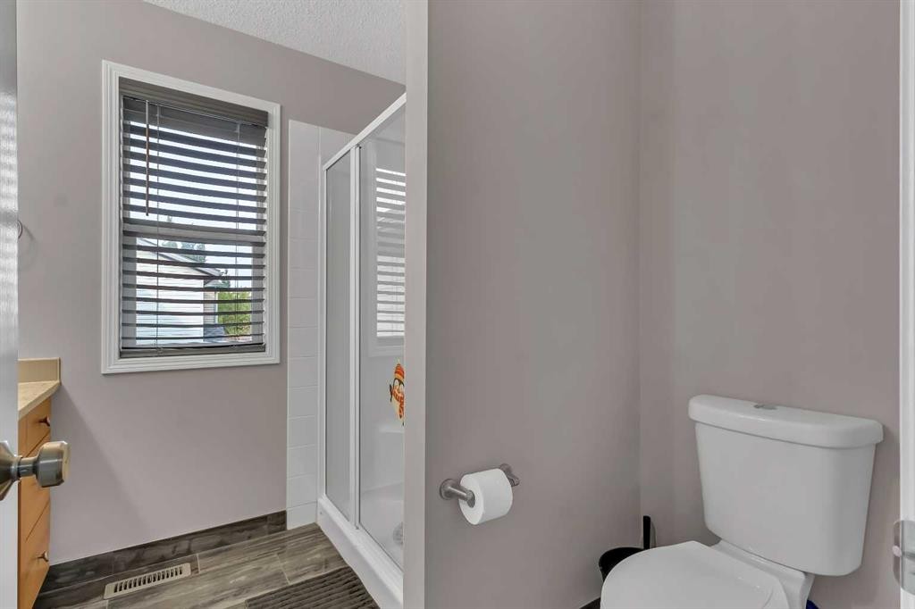 178 Evansmeade Common Nw, Calgary, AB - Indoor Photo Showing Bathroom