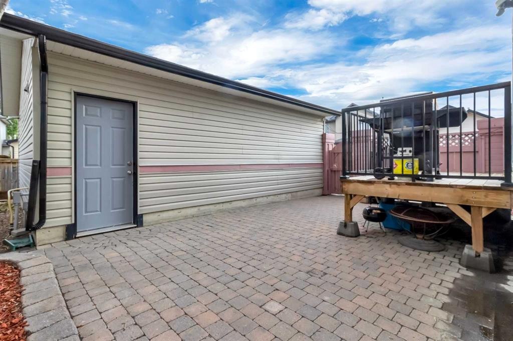 178 Evansmeade Common Nw, Calgary, AB - Outdoor