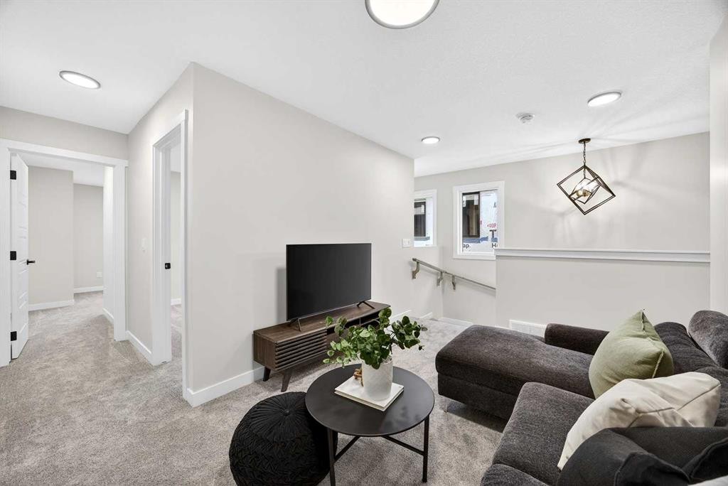 306 Alpine Boulevard, Calgary, AB - Indoor