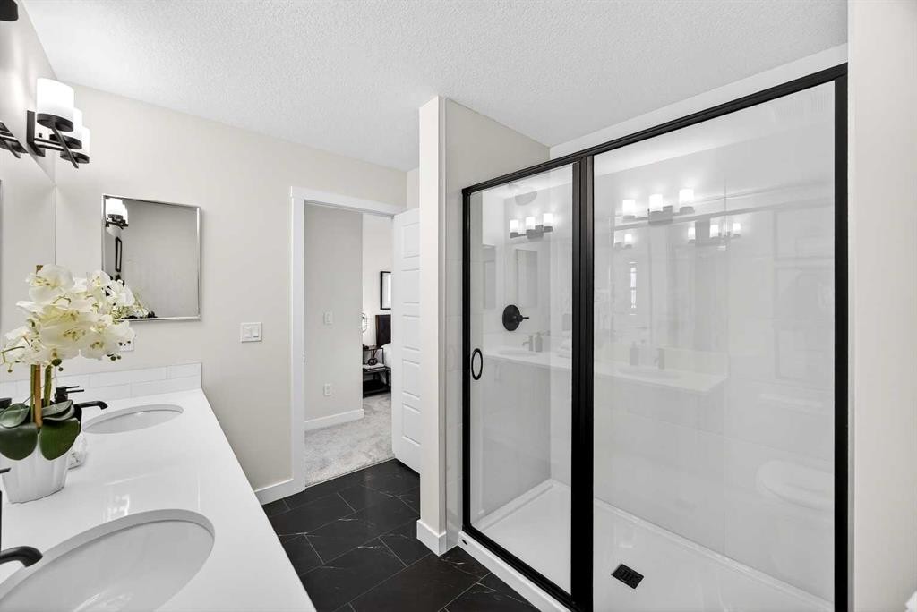 306 Alpine Boulevard, Calgary, AB - Indoor Photo Showing Bathroom