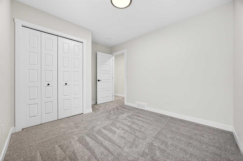 306 Alpine Boulevard, Calgary, AB - Indoor Photo Showing Other Room