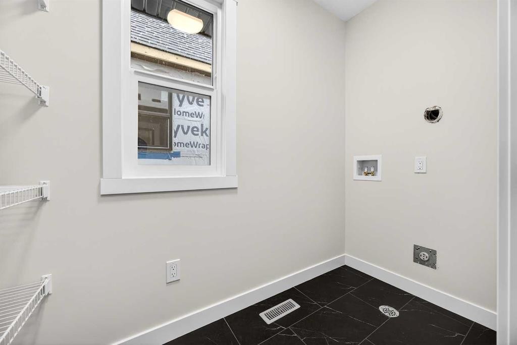 306 Alpine Boulevard, Calgary, AB - Indoor