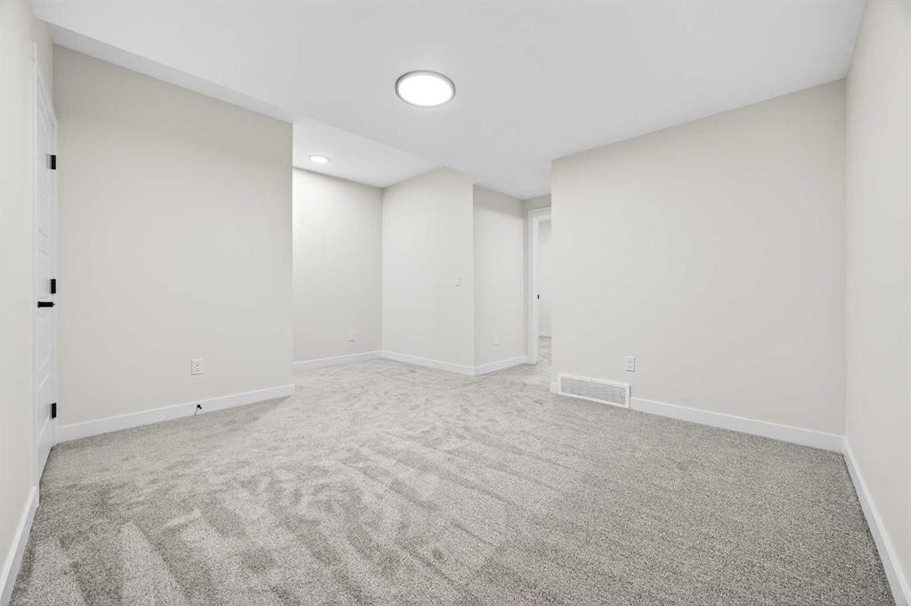 306 Alpine Boulevard, Calgary, AB - Indoor Photo Showing Other Room