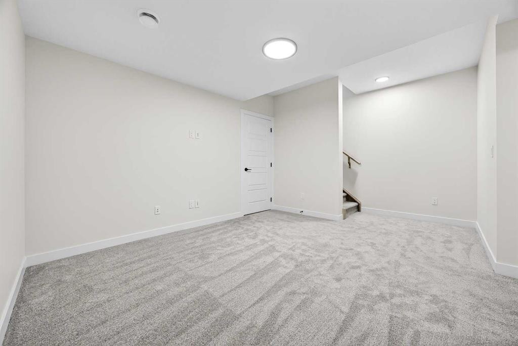 306 Alpine Boulevard, Calgary, AB - Indoor Photo Showing Other Room