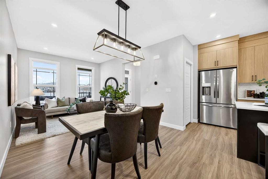 306 Alpine Boulevard, Calgary, AB - Indoor