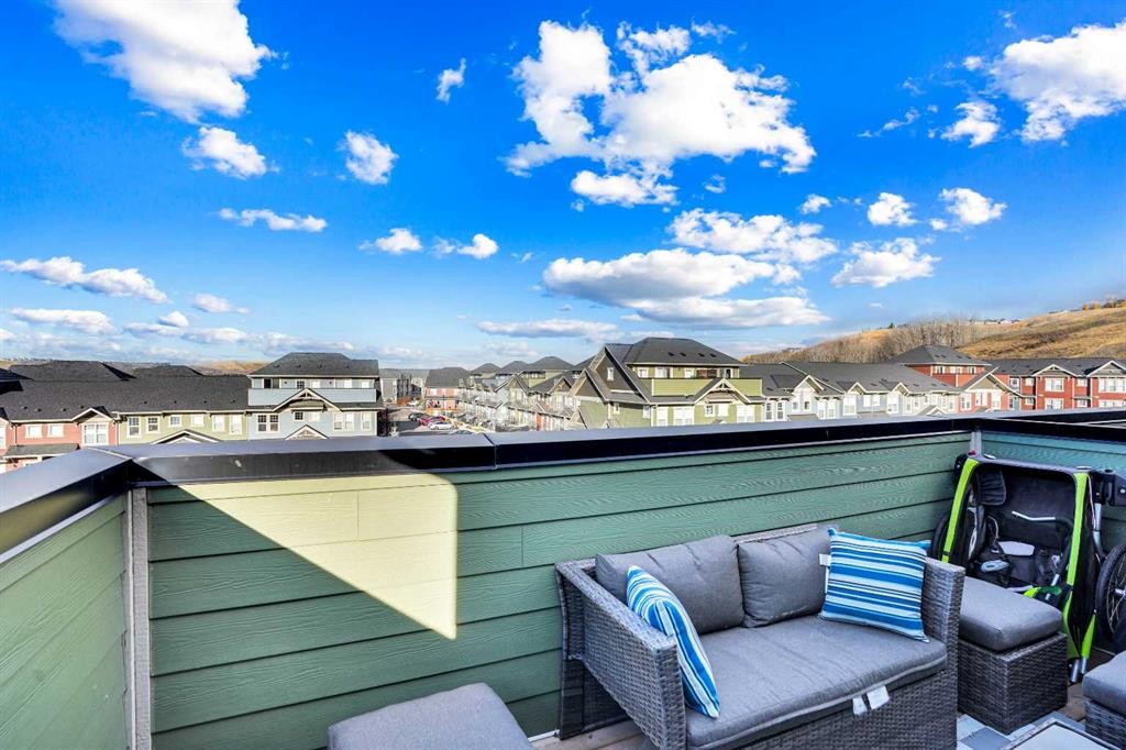 128 Cranbrook Square Se, Calgary, AB - Outdoor