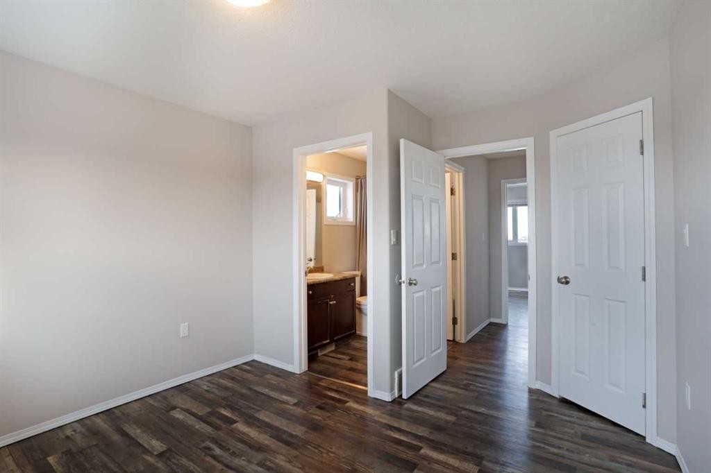 322 17 Street East, Brooks, AB - Indoor Photo Showing Other Room