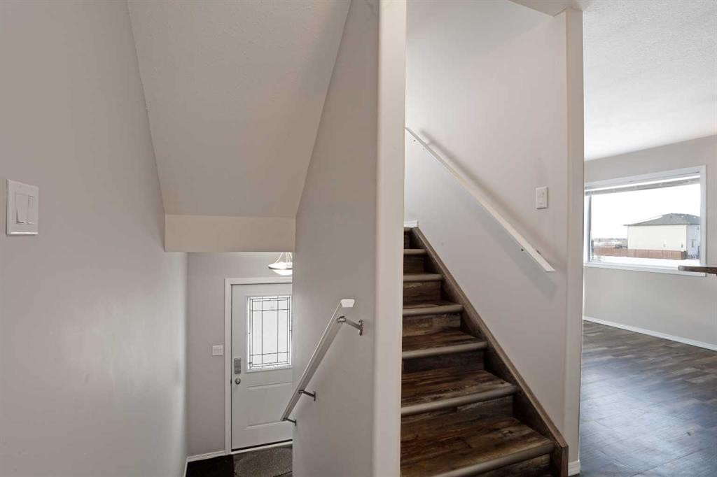 322 17 Street East, Brooks, AB - Indoor Photo Showing Other Room
