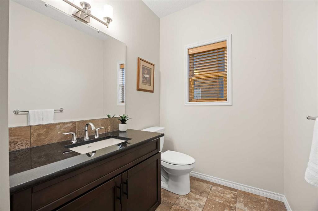 43 Ranchers Crescent, Okotoks, AB - Indoor Photo Showing Bathroom