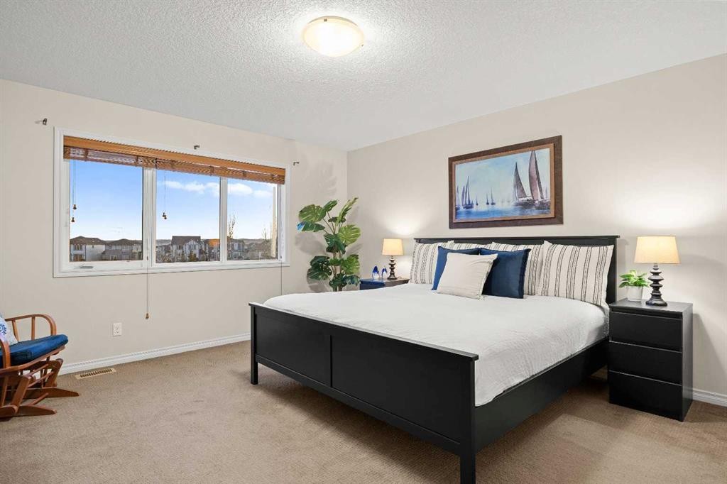 43 Ranchers Crescent, Okotoks, AB - Indoor Photo Showing Bedroom
