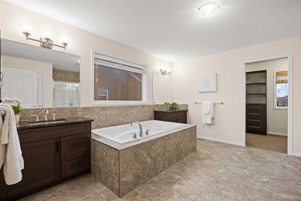 43 Ranchers Crescent, Okotoks, AB - Indoor Photo Showing Bathroom