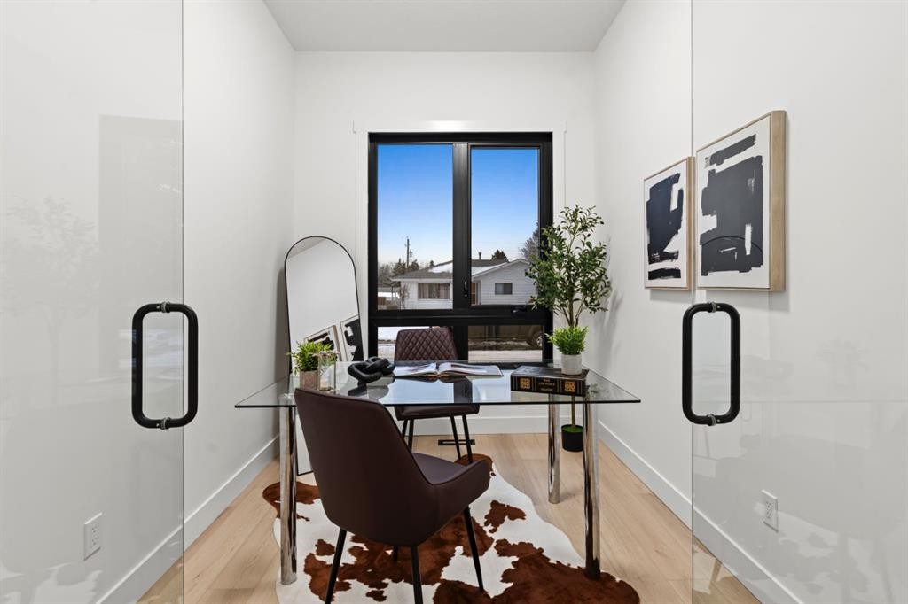 27 Glacier Drive Sw, Calgary, AB - Indoor