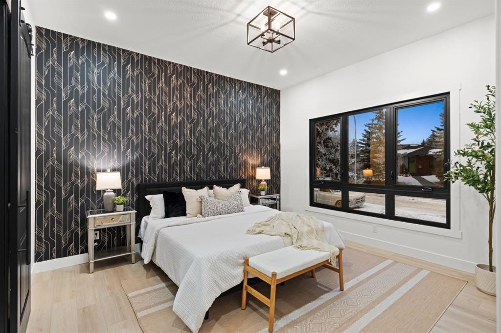 27 Glacier Drive Sw, Calgary, AB - Indoor Photo Showing Bedroom