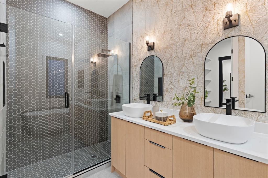 27 Glacier Drive Sw, Calgary, AB - Indoor Photo Showing Bathroom