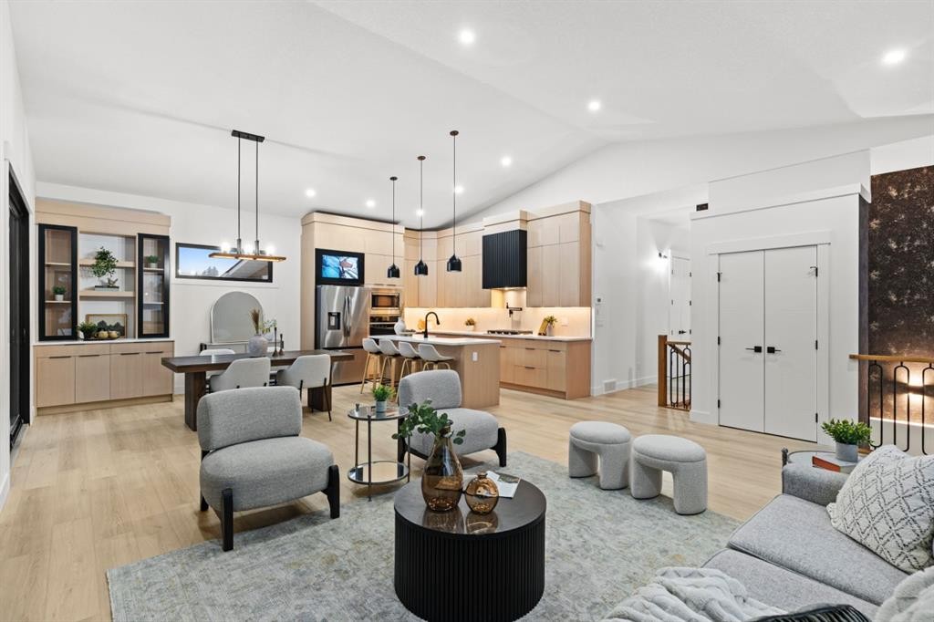 27 Glacier Drive Sw, Calgary, AB - Indoor Photo Showing Living Room