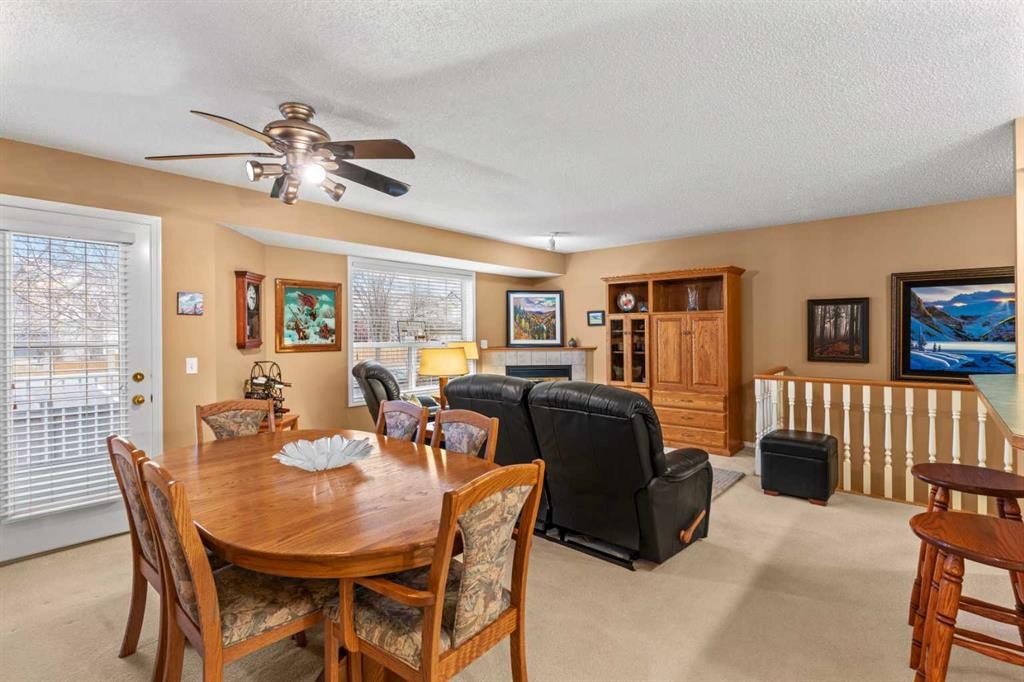 39 Mt Aberdeen Manor Se, Calgary, AB - Indoor Photo Showing Dining Room