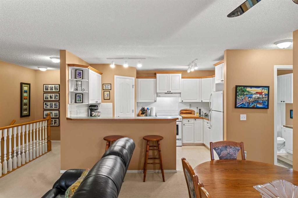 39 Mt Aberdeen Manor Se, Calgary, AB - Indoor