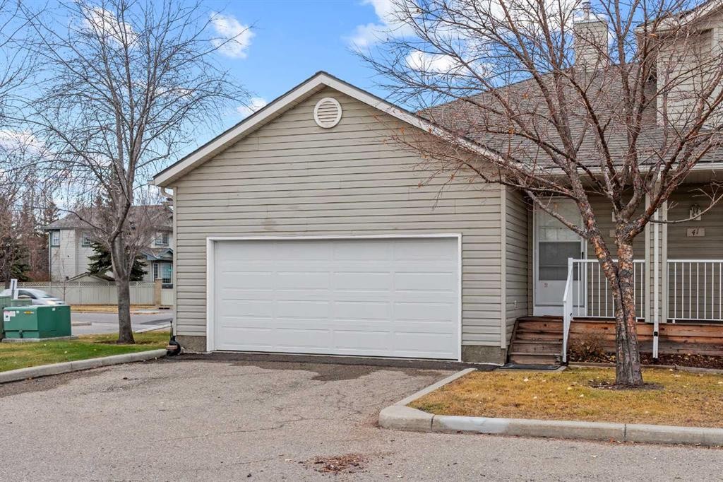 39 Mt Aberdeen Manor Se, Calgary, AB - Outdoor