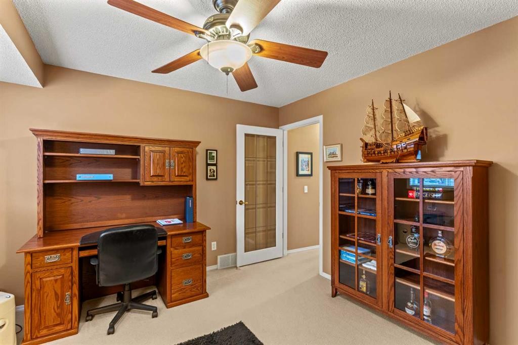 39 Mt Aberdeen Manor Se, Calgary, AB - Indoor Photo Showing Office