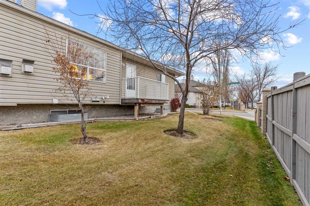 39 Mt Aberdeen Manor Se, Calgary, AB - Outdoor