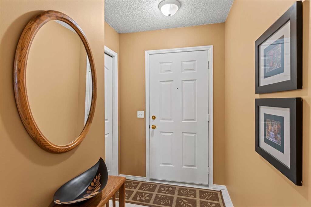 39 Mt Aberdeen Manor Se, Calgary, AB - Indoor Photo Showing Other Room